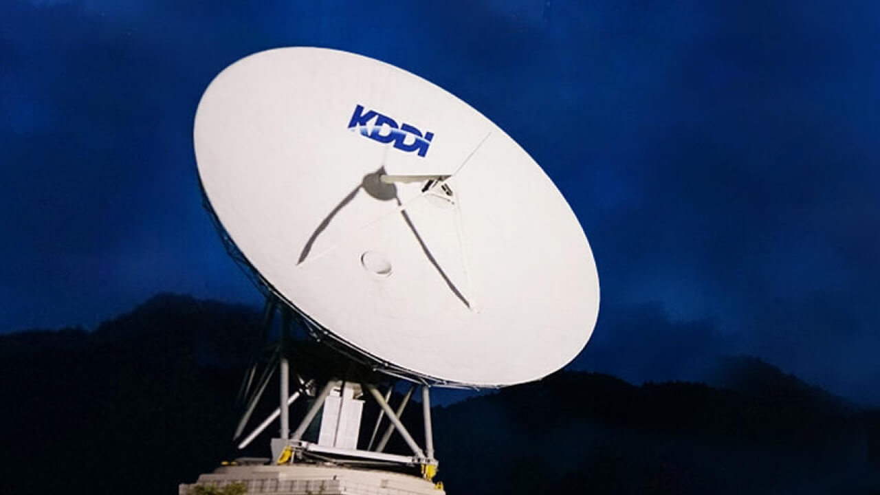 KDDI satellite dish, representing conversational messaging channels used for customer interactions across the customer journey